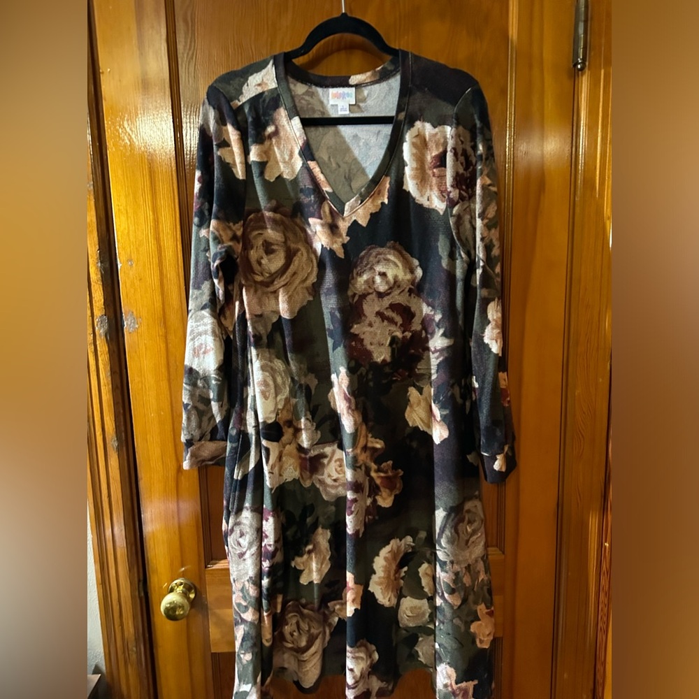 LuLaRoe Large Emily Dress